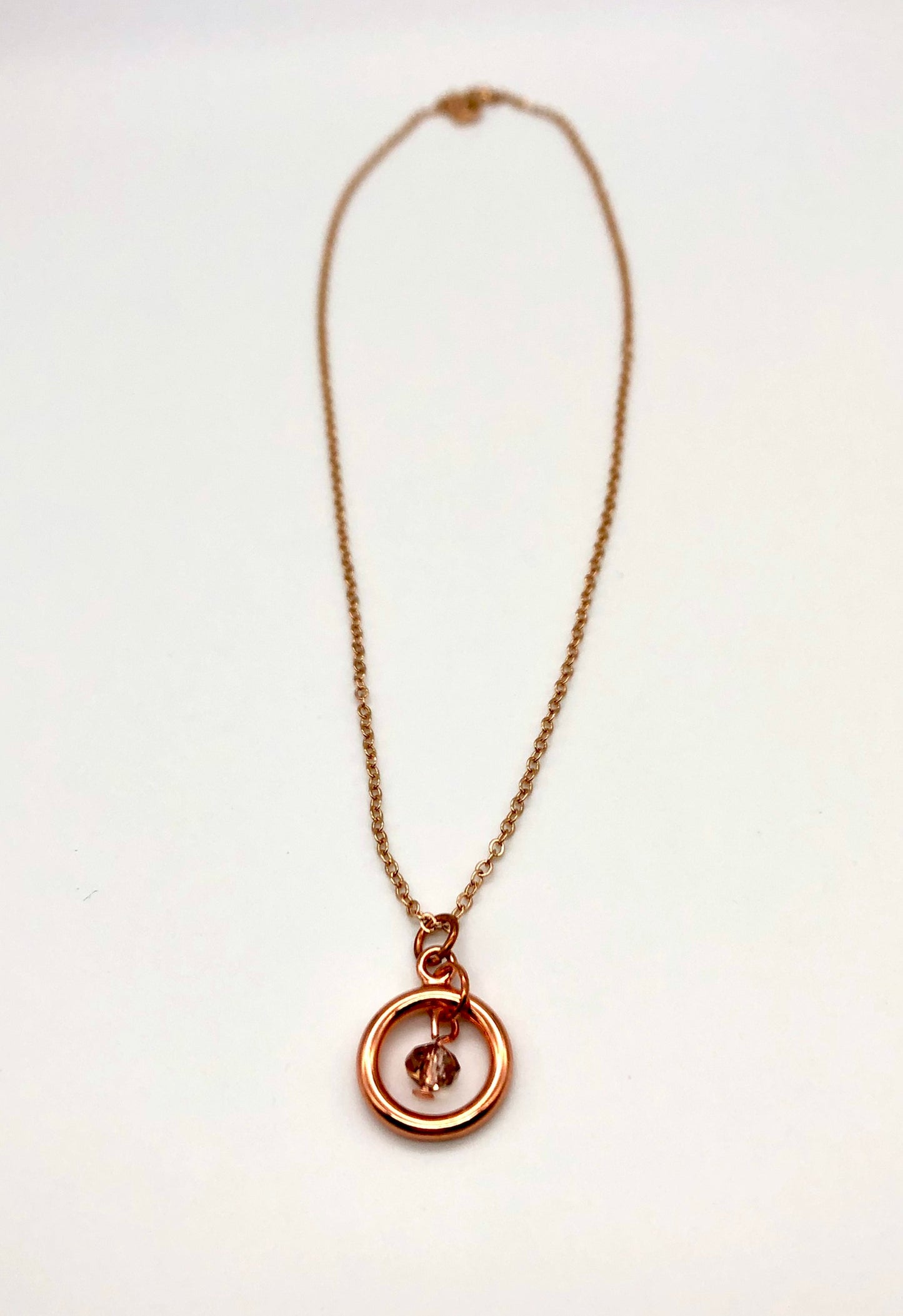 Rose gold circle pendant chain necklace