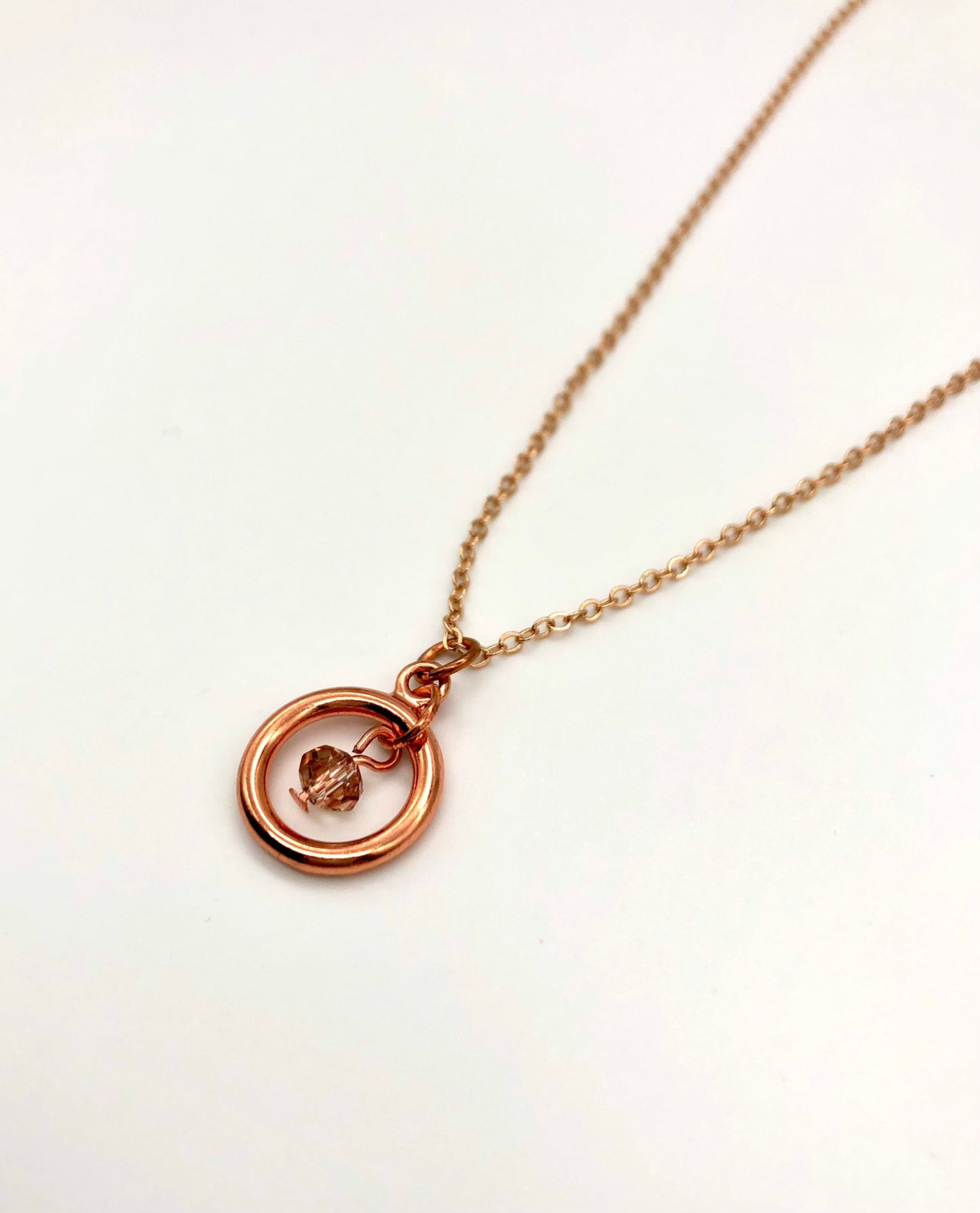 Rose gold circle pendant chain necklace