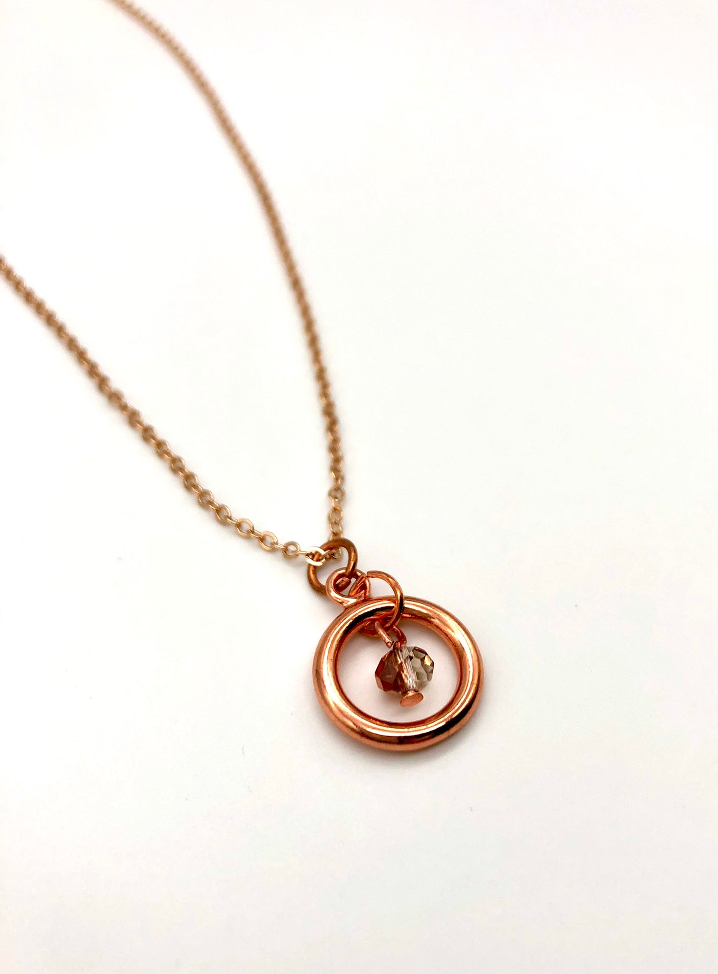 Rose gold circle pendant chain necklace