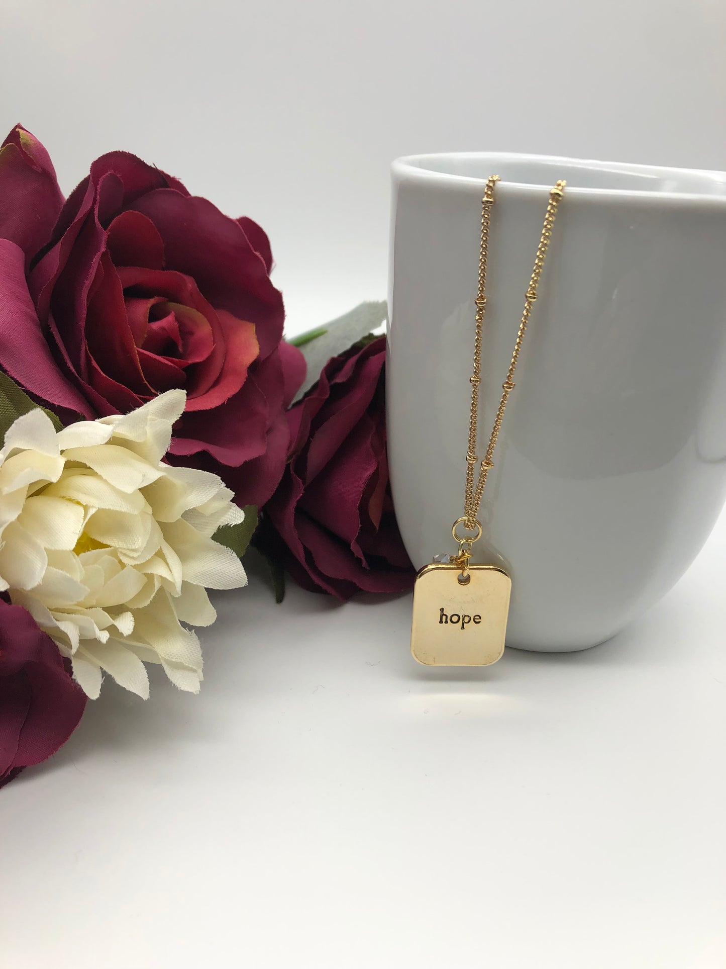 Gold plated "Hope" pendant chain necklace