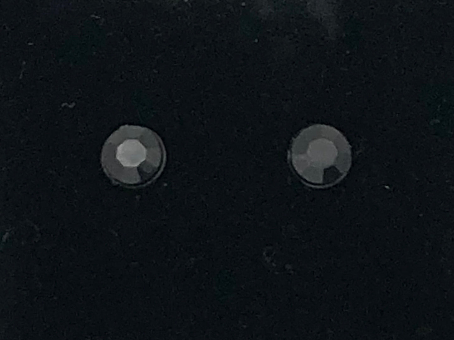 Rhinestone-look acrylic post earrings