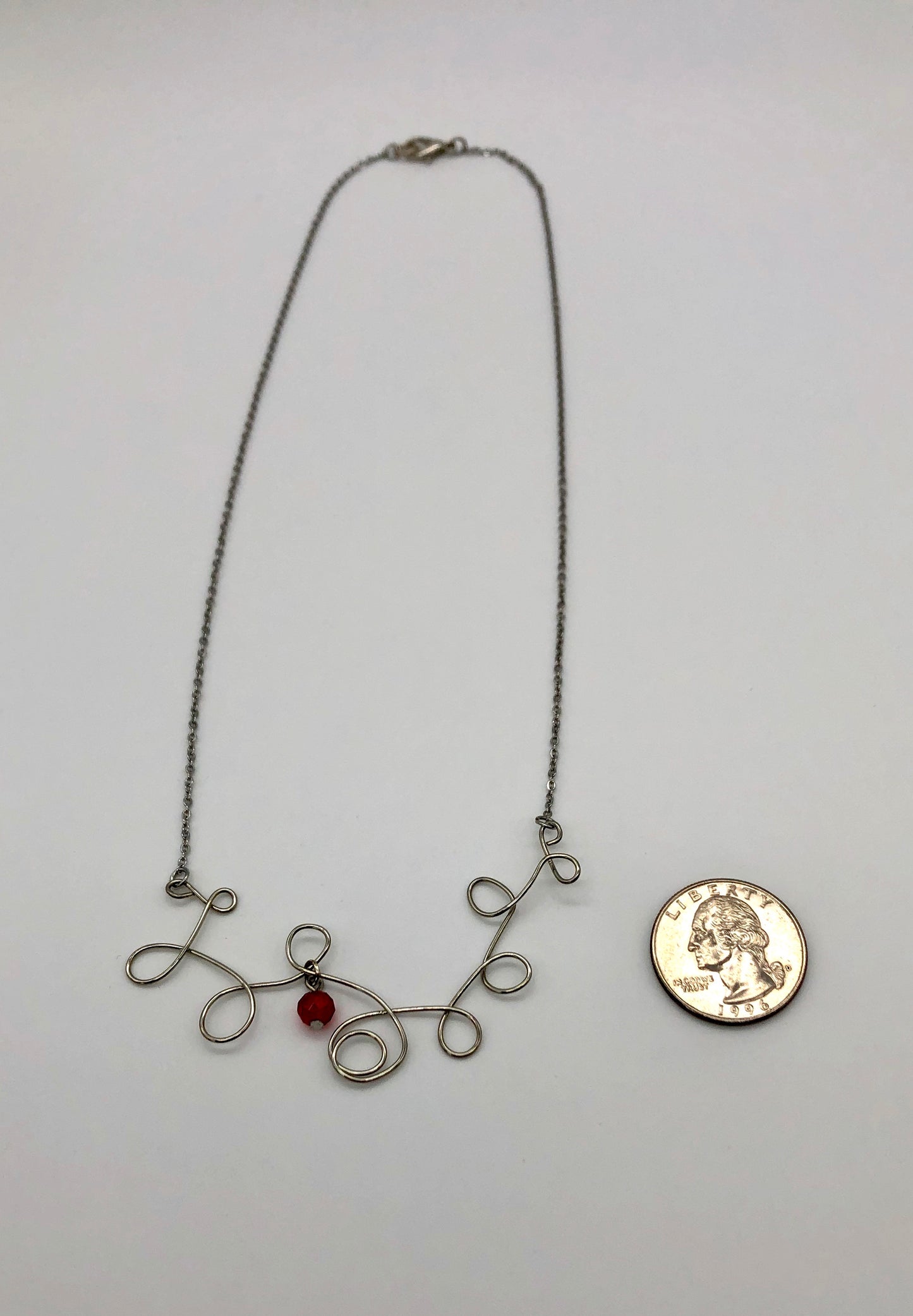 Free form silver wire loop pendant chain necklace