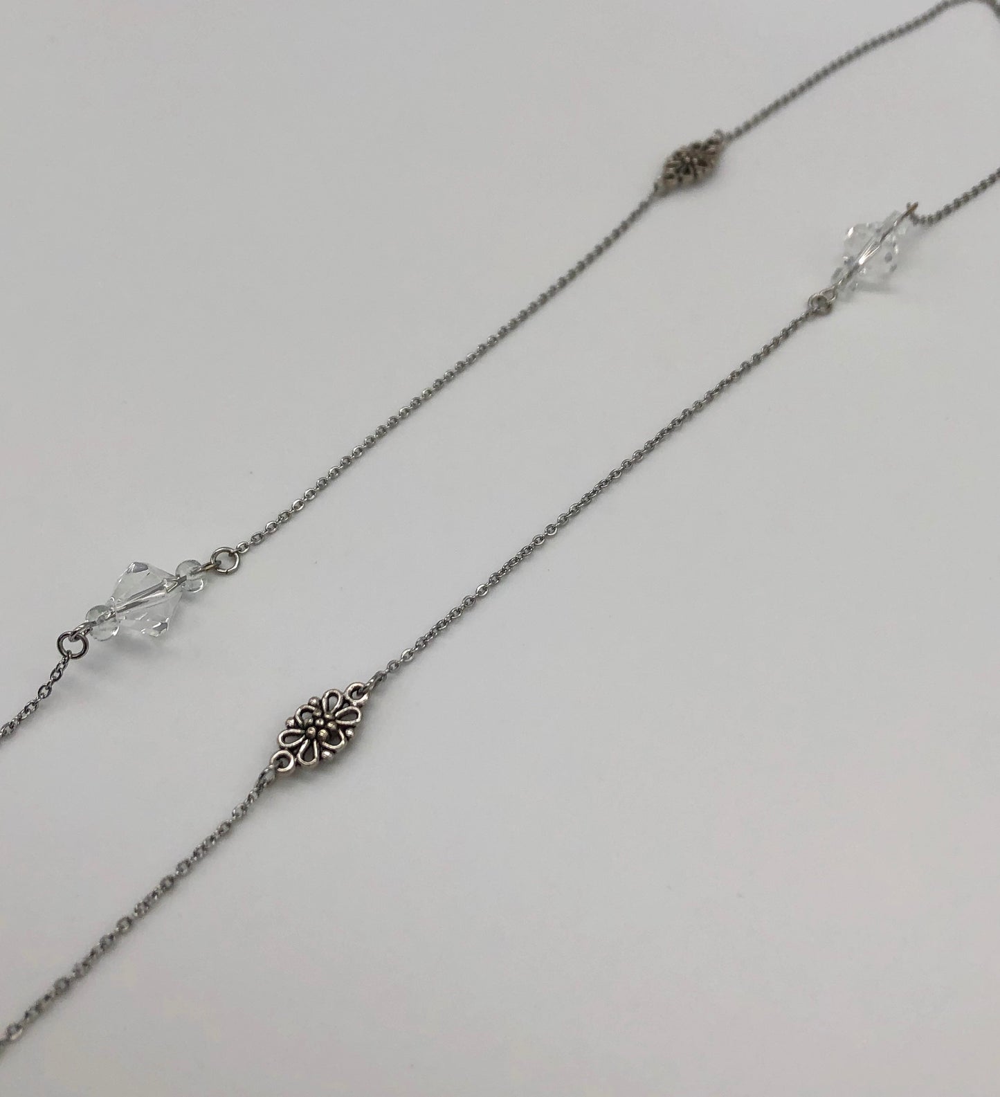 Crystal bicone bead and flower chain necklace