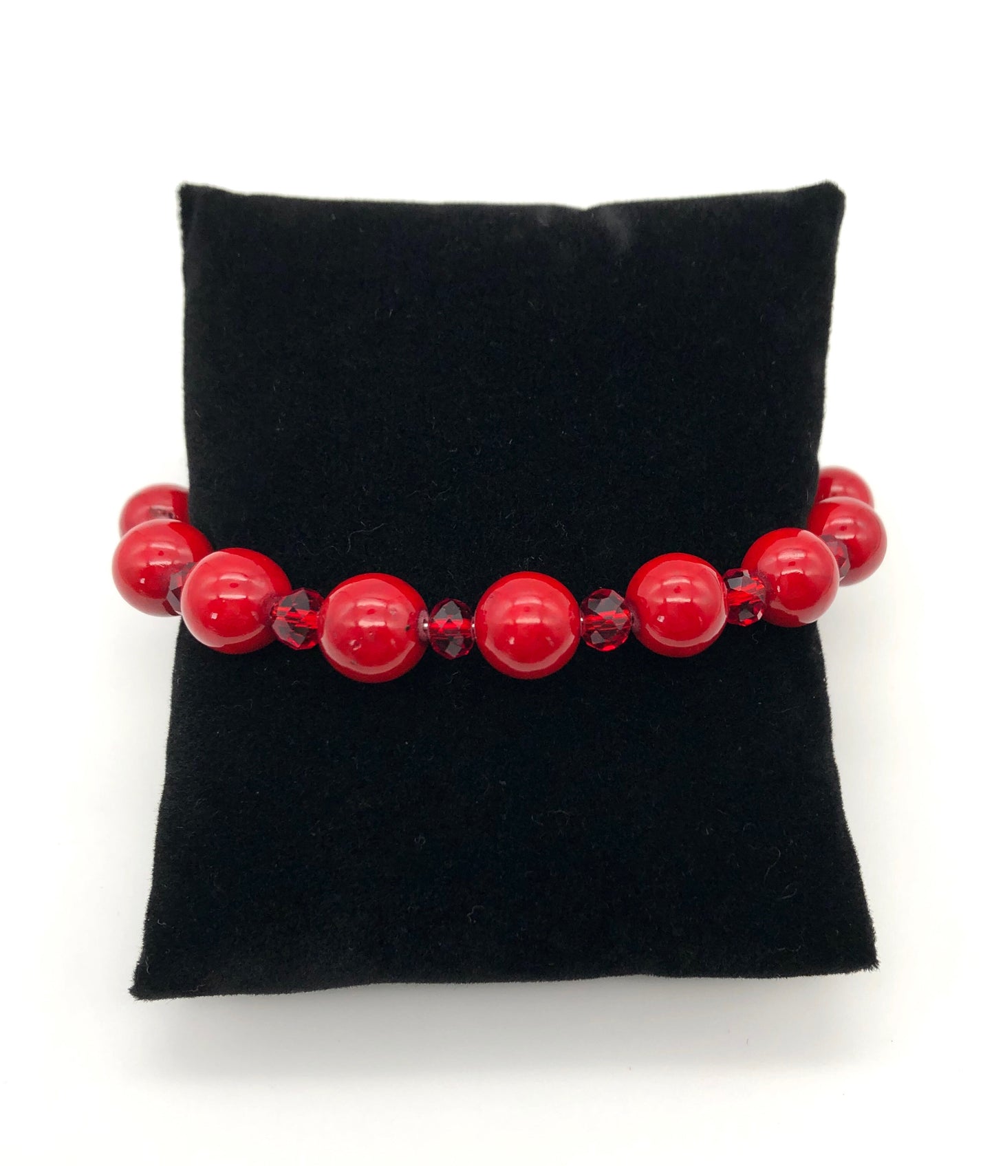 Red round stone and faceted beaded memory wire bracelet