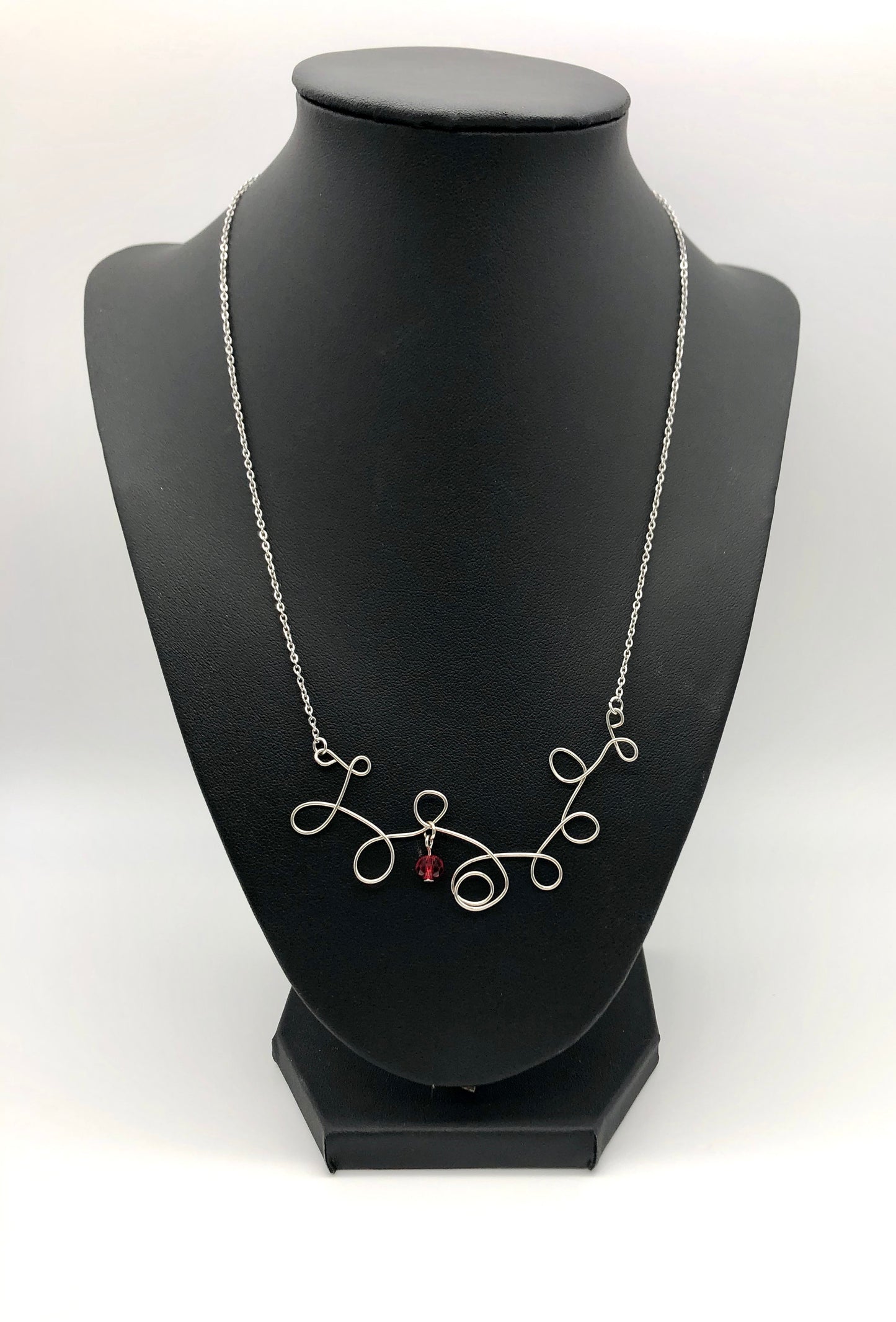 Free form silver wire loop pendant chain necklace