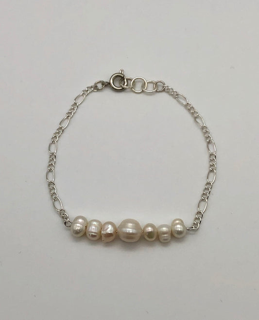 Freshwater pearl silver plated figaro chain bracelet