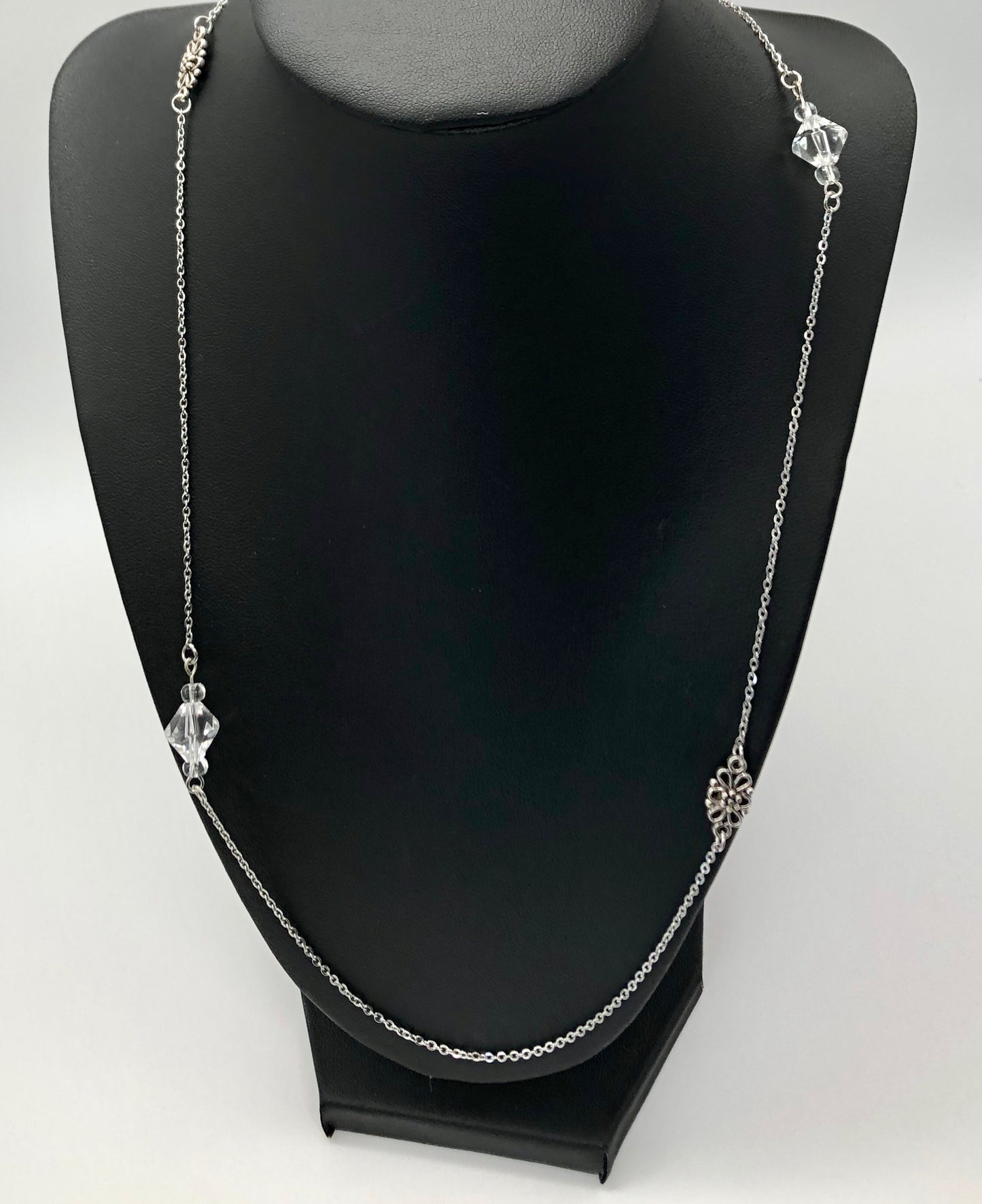 Crystal bicone bead and flower chain necklace
