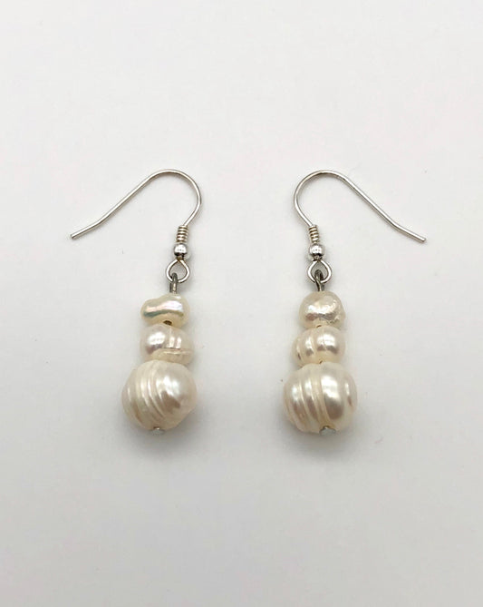 Freshwater pearl fishhook earrings