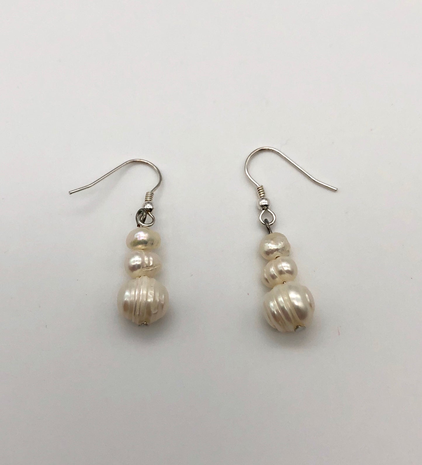 Freshwater pearl fishhook earrings