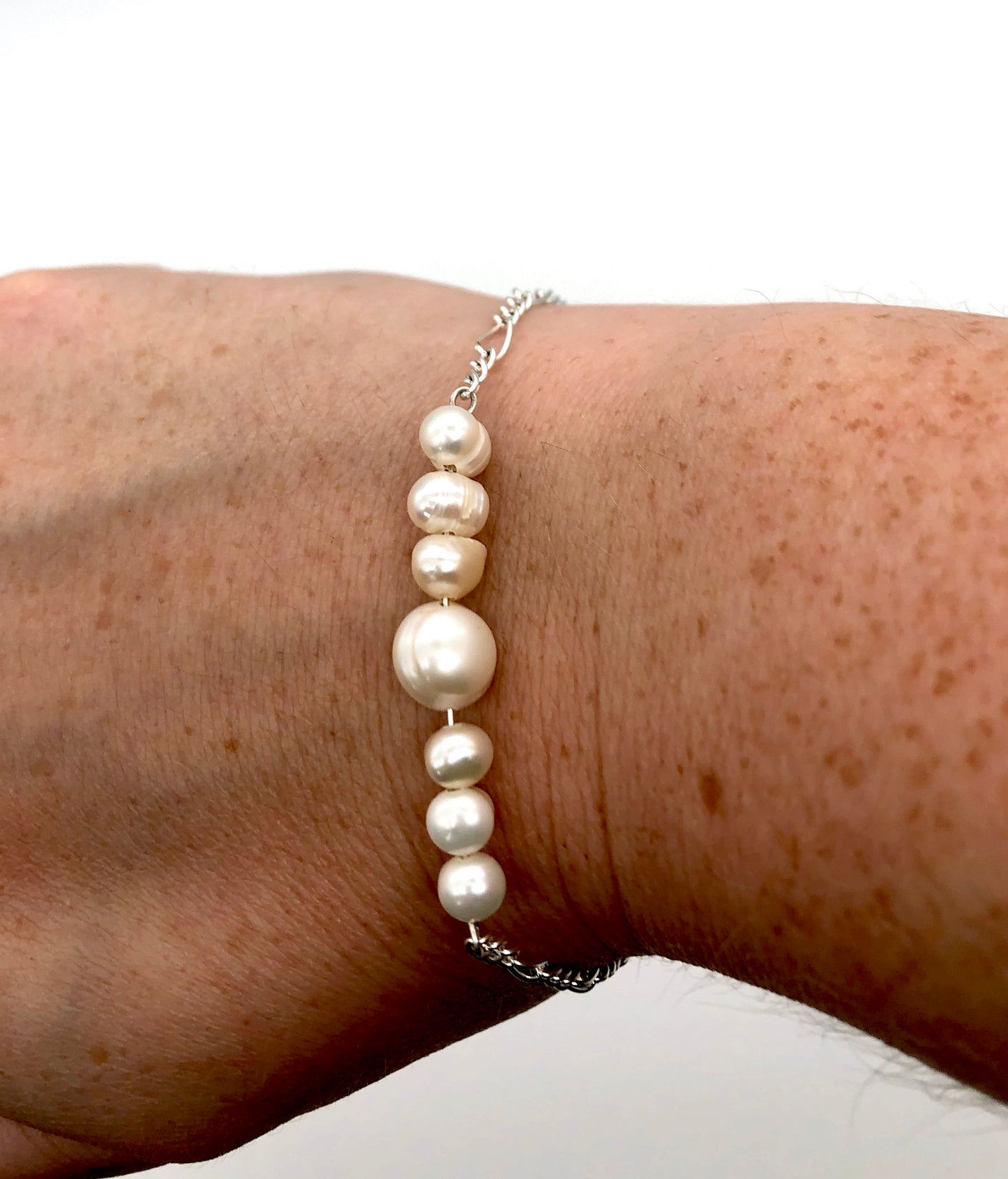 Freshwater pearl silver plated figaro chain bracelet