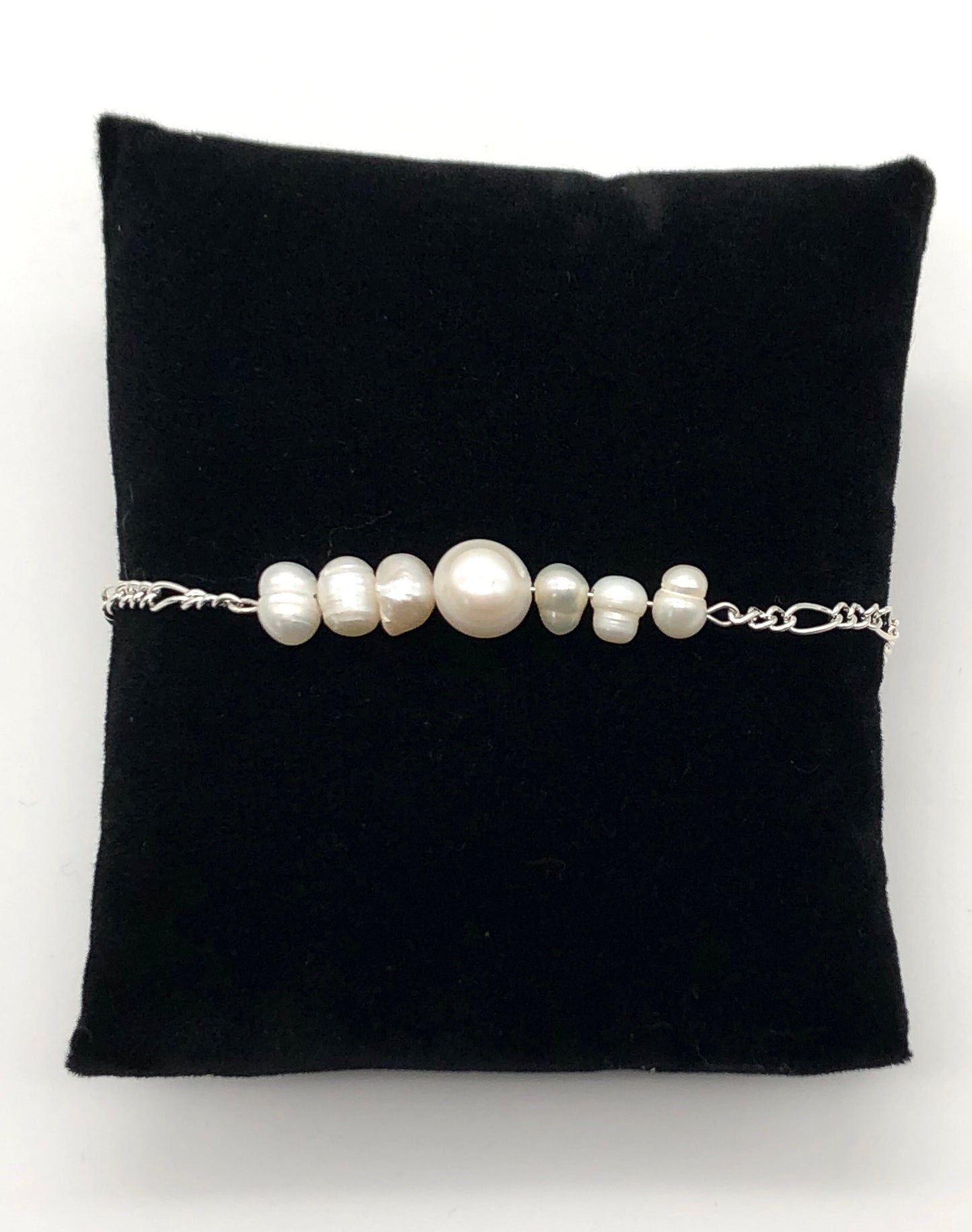 Freshwater pearl silver plated figaro chain bracelet