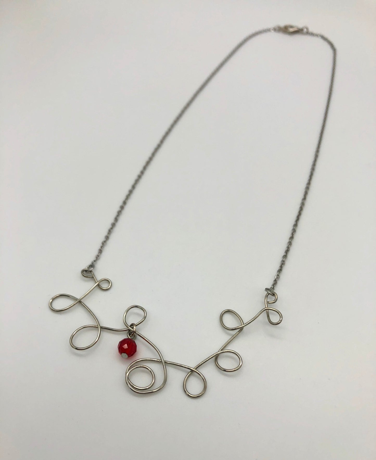 Free form silver wire loop pendant chain necklace