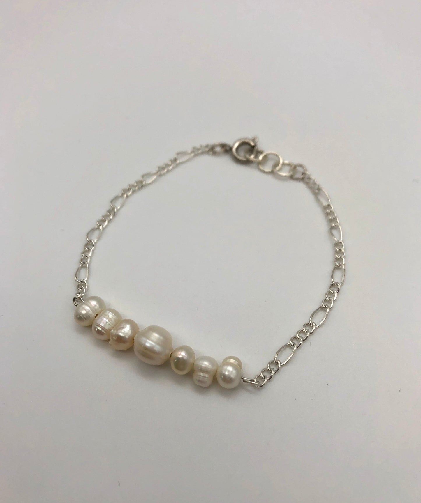 Freshwater pearl silver plated figaro chain bracelet