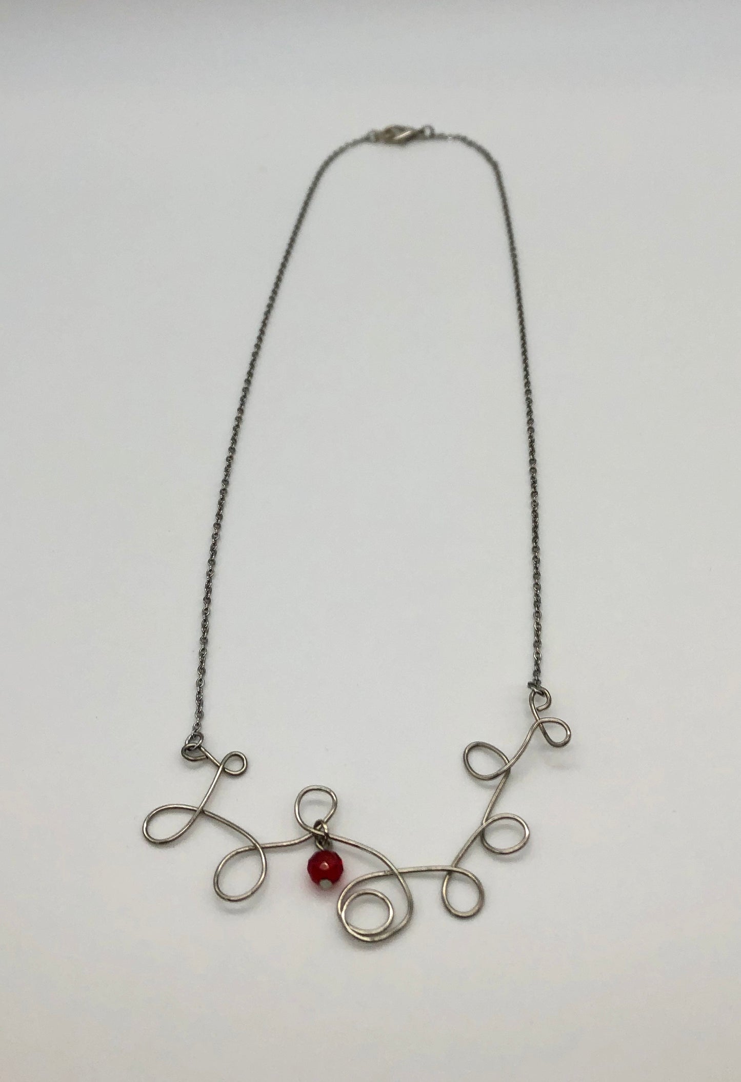 Free form silver wire loop pendant chain necklace