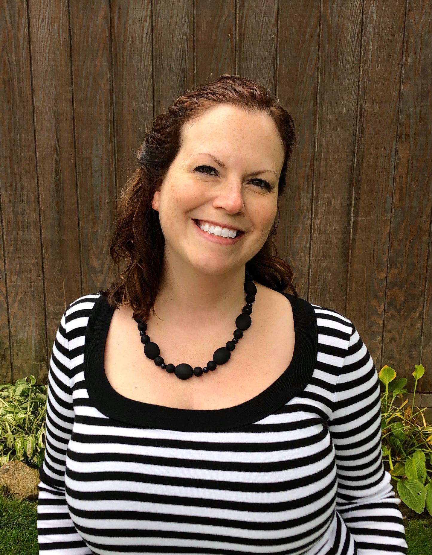 Matte black oval and black stone sparkle beaded necklace